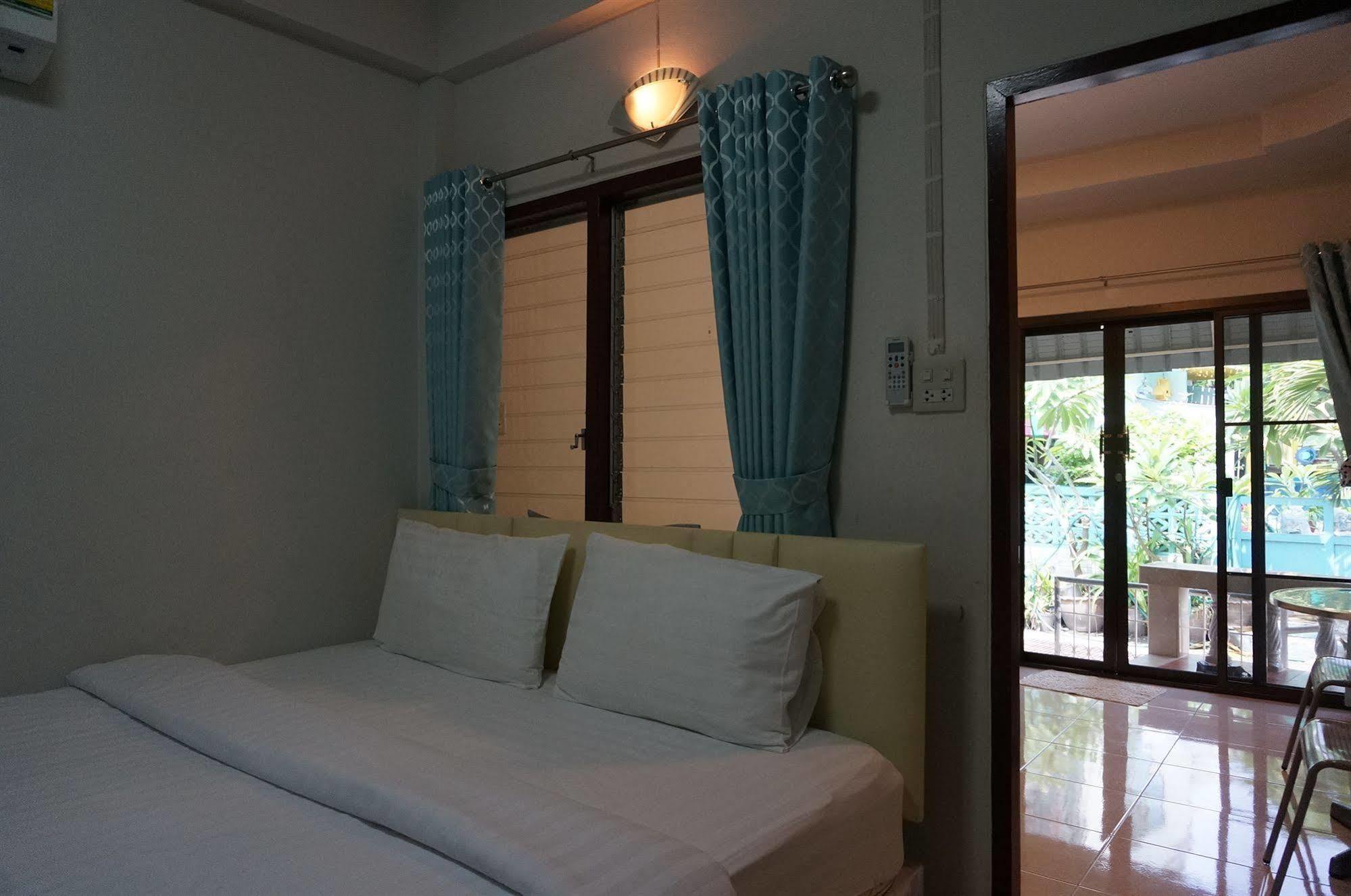 Baan Taweesuk Pensión HHQ Exterior foto
