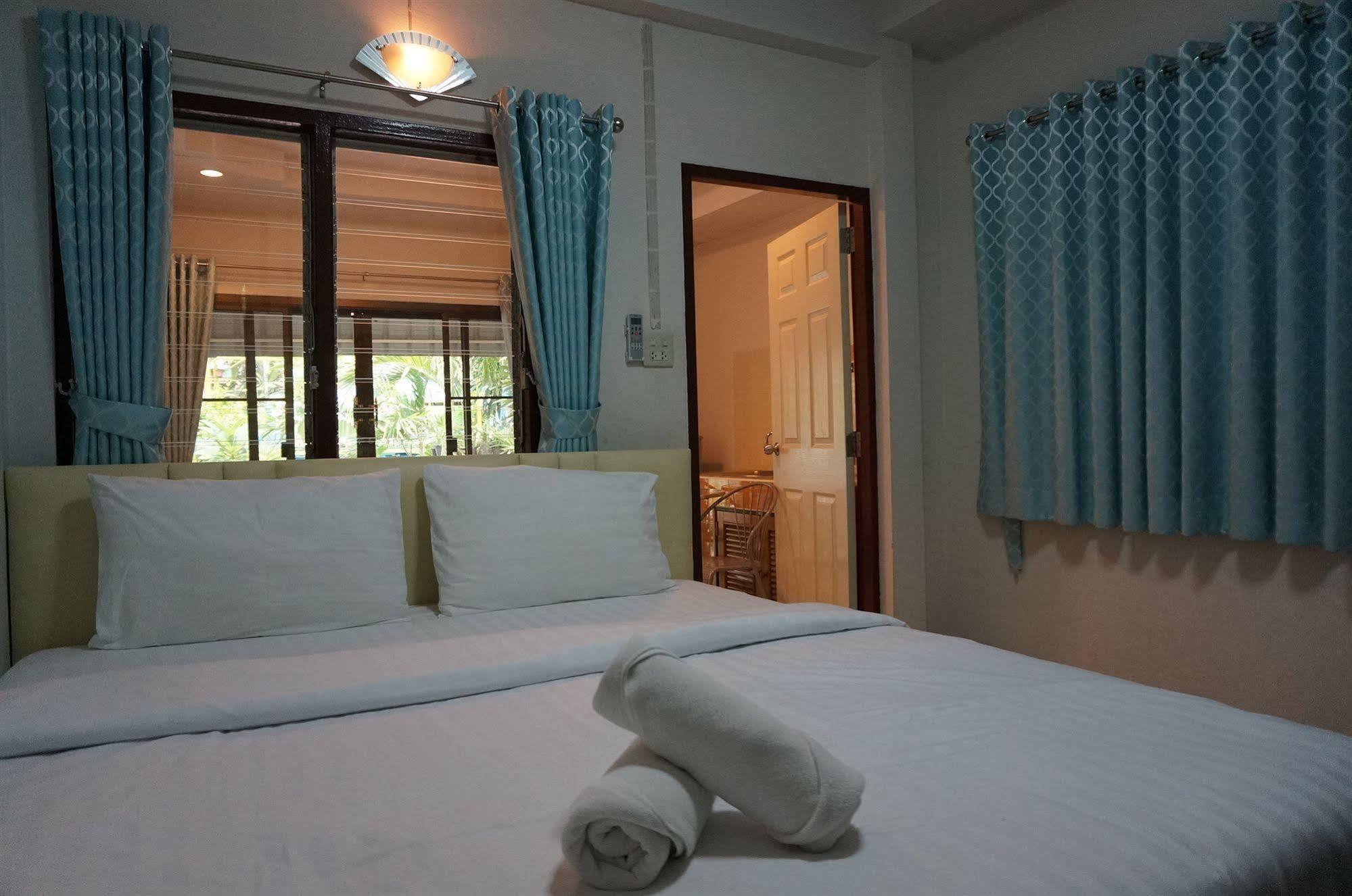 Baan Taweesuk Pensión HHQ Exterior foto